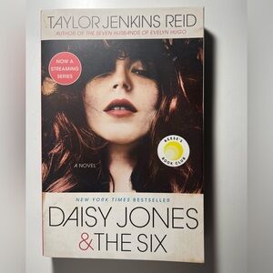 Daisy Jones & The Six - Taylor Jenkins Reid